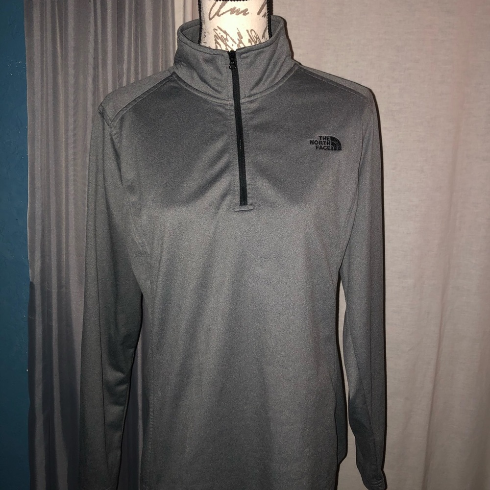 The North Face - women’s XL- Quarter zip up